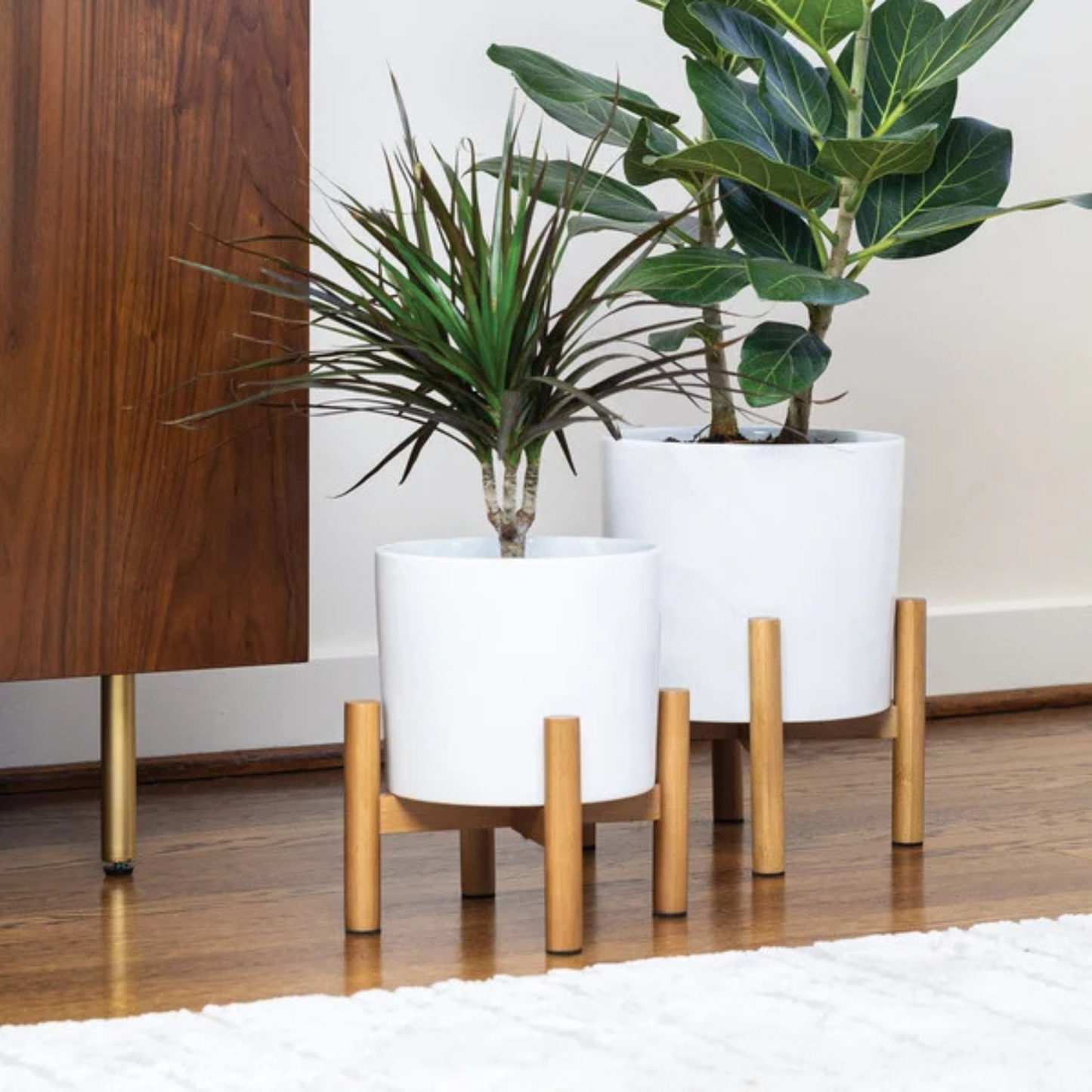 INSIDE OUTSIDE GARDEN - Ensemble de 2 Jardinières en Céramique sur Pieds en Bambou-set-of-2-cermaic-planters-with-bamboo-stands-costco-1807223-2