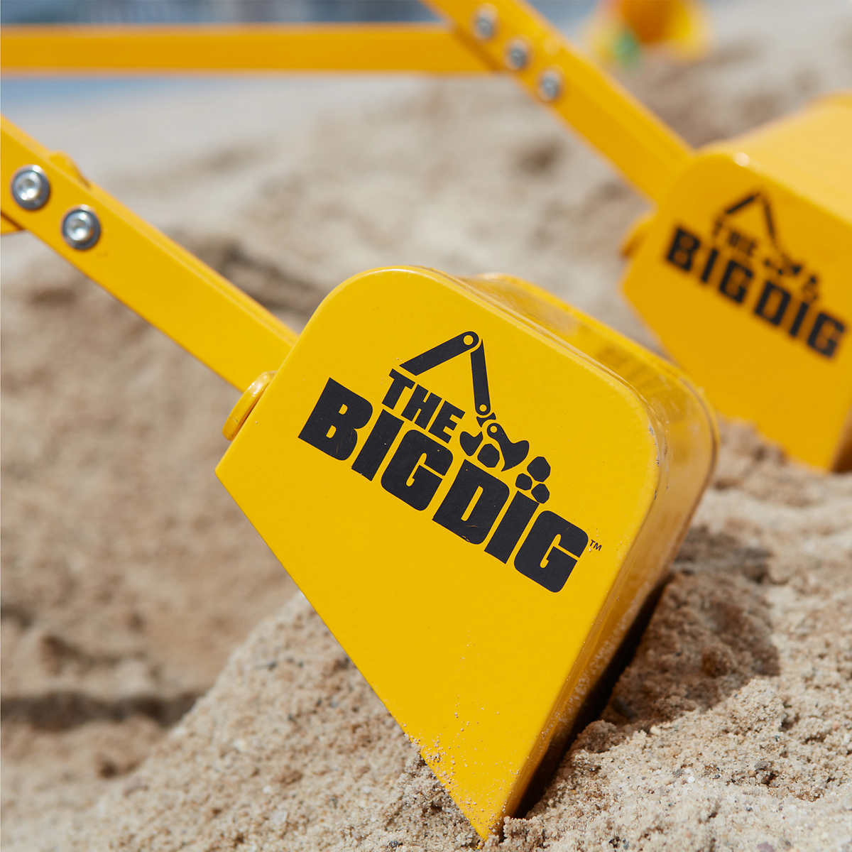 the-big-dig-&-roll-excavatrice-bac-sable-sandbox-digger-5