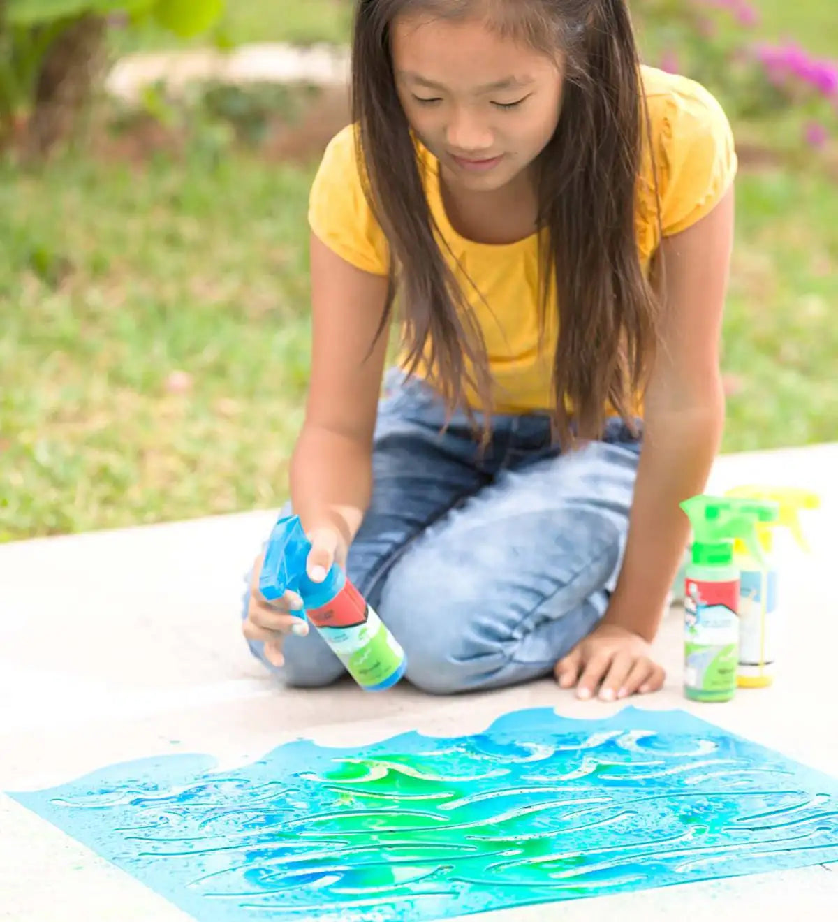 chalkscapes-by-hearthsong-ensemble-art-craie-pochoirs-trottoir-sous-la-mer-sidewalk-stencil-chalk-art-kit-under-sea-4