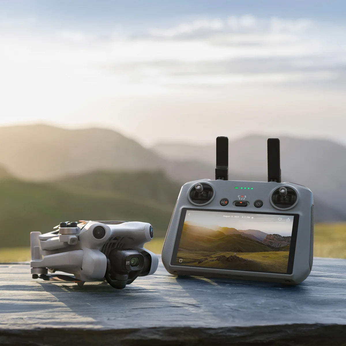 DJI - Ensemble de Drone Caméra DJI Mini 4 Pro-camera-drone-bundle-costco-1439890-5