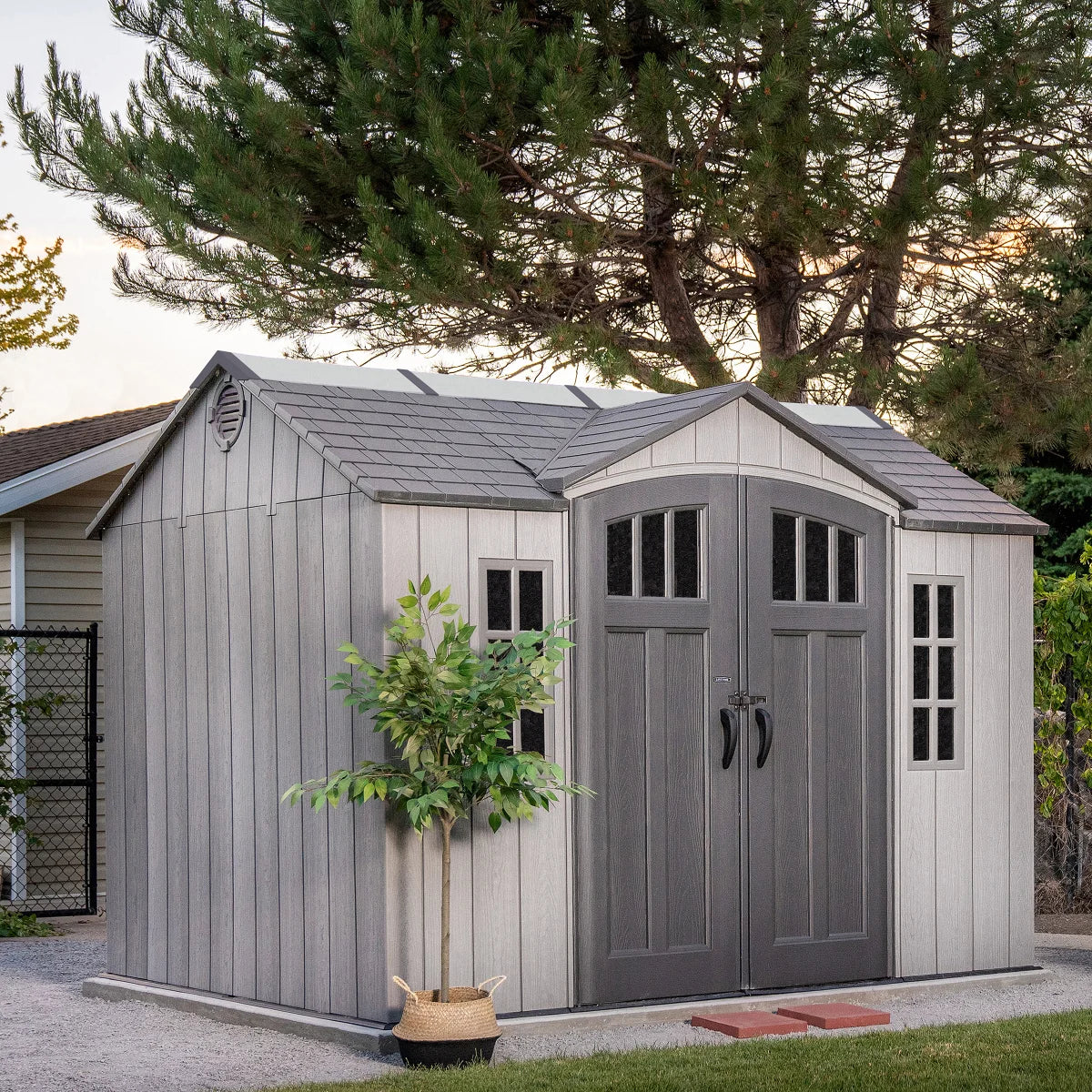 LIFETIME - Remise de Rangement Extérieur de 10 x 8 pi-outdoor-storage-shed-costco-1774914