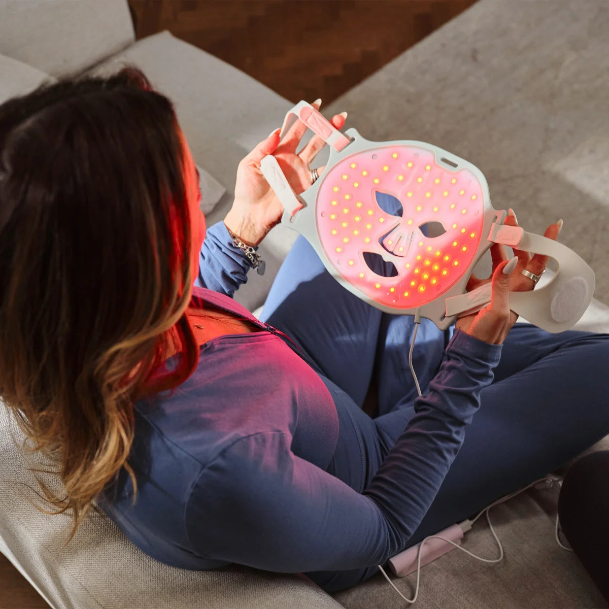 KALA - Masque à Lumière Rouge-red-liht-face-mask-costco-1829771-01-6