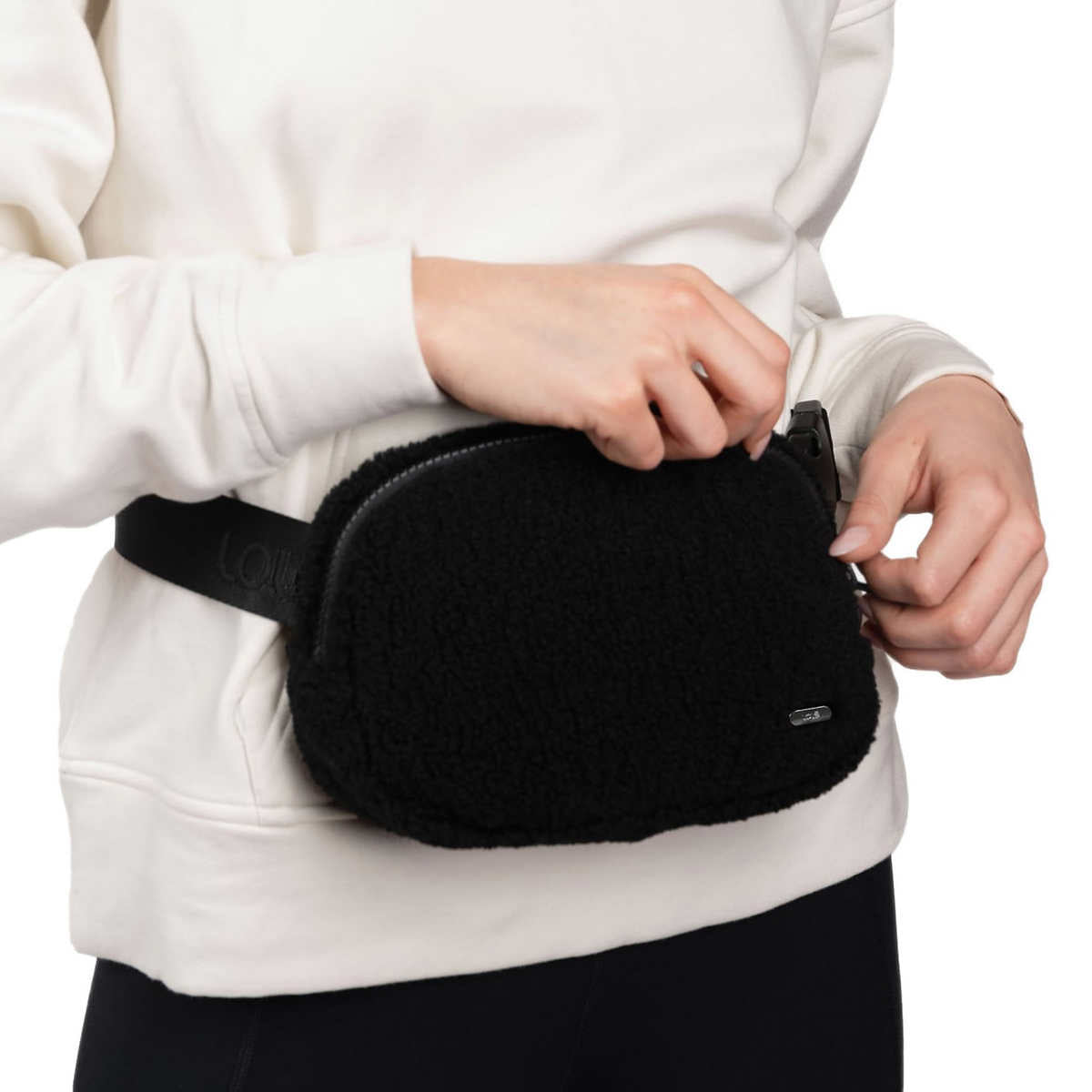 lolë-sac-taille-molleton-sherpa-belt-bag-3