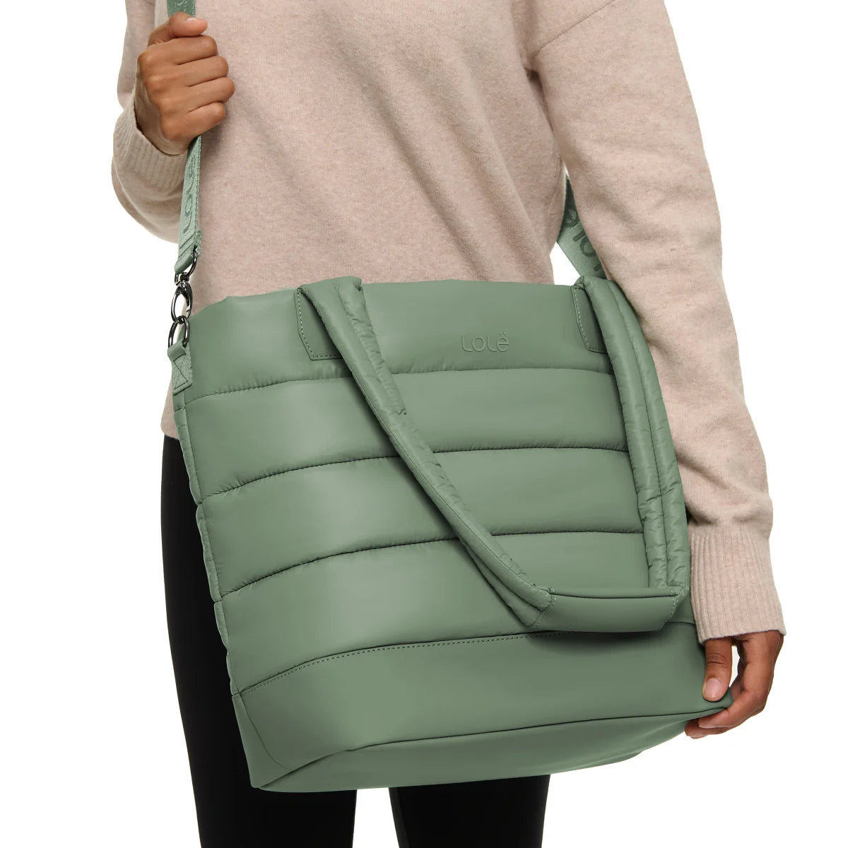 lolë-sac-fourre-tout-matelassé-puffer-tote-bag-green-vert-costco-2823771-4