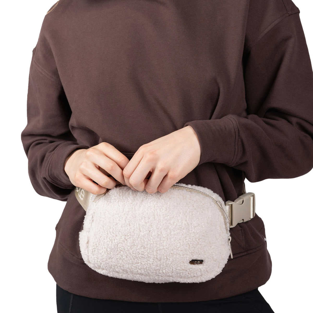 lolë-sac-taille-molleton-sherpa-belt-bag-7