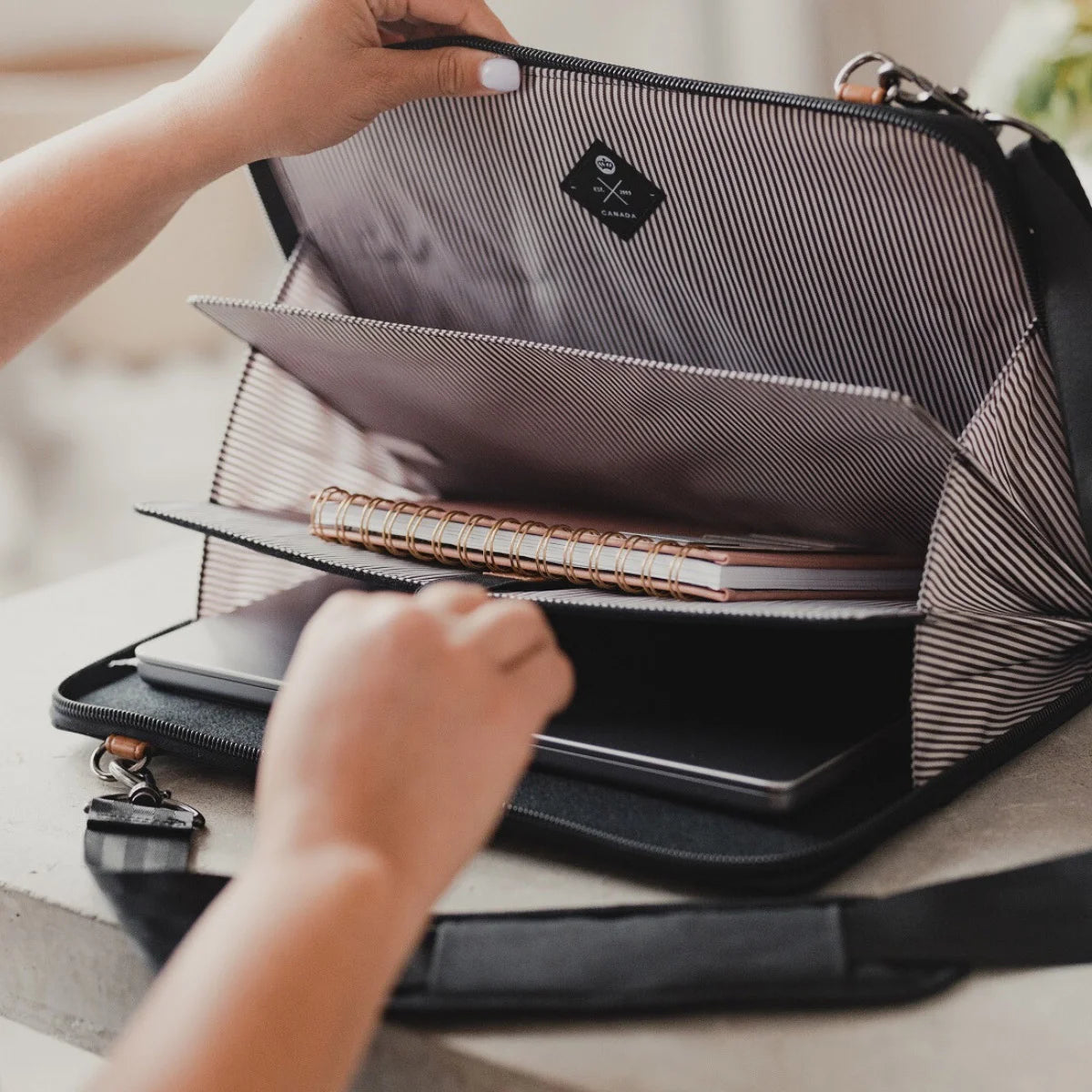 PKG - Folio Accordéon Wellington-accordion-costco-1825629-6