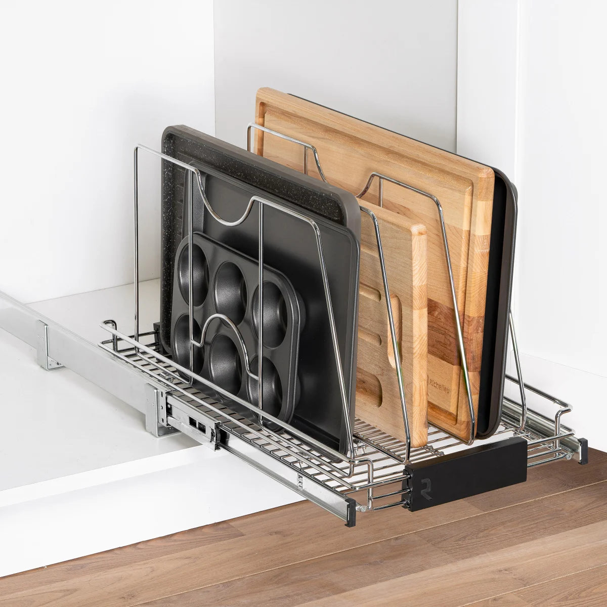 RICHELIEU - Adjustable Pull-Out Pan Divider