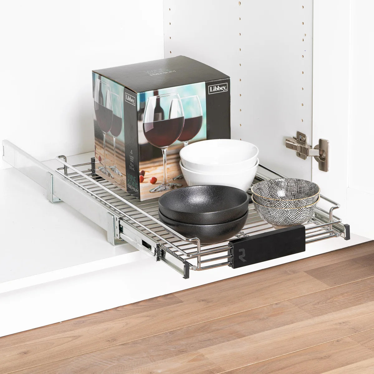 RICHELIEU - Adjustable Pull-Out Pan Divider