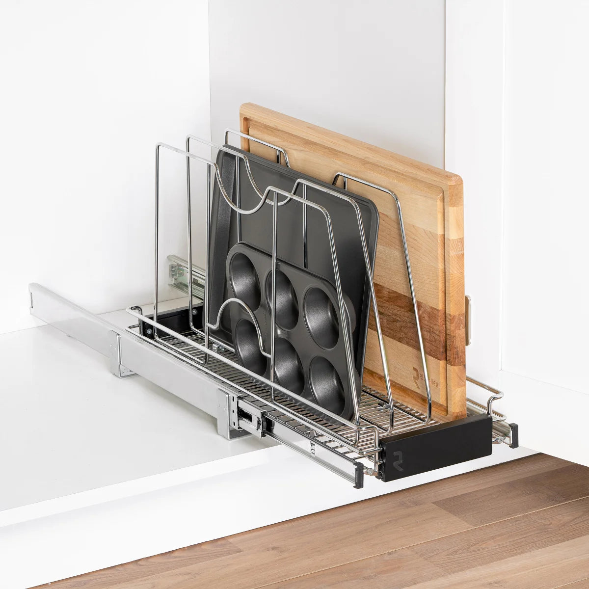 RICHELIEU - Adjustable Pull-Out Pan Divider