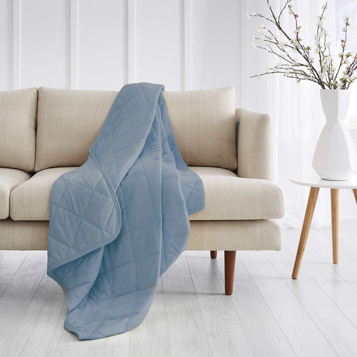sutton-place-collection-jeté-rafraichissant-cooling-throw-2-4