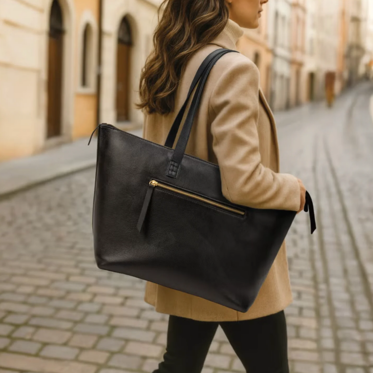 Buffalo – Fourre-tout noir en cuir véritable avec compartiment pour ordinateur portable | Buffalo – Black genuine leather tote bag with laptop compartment