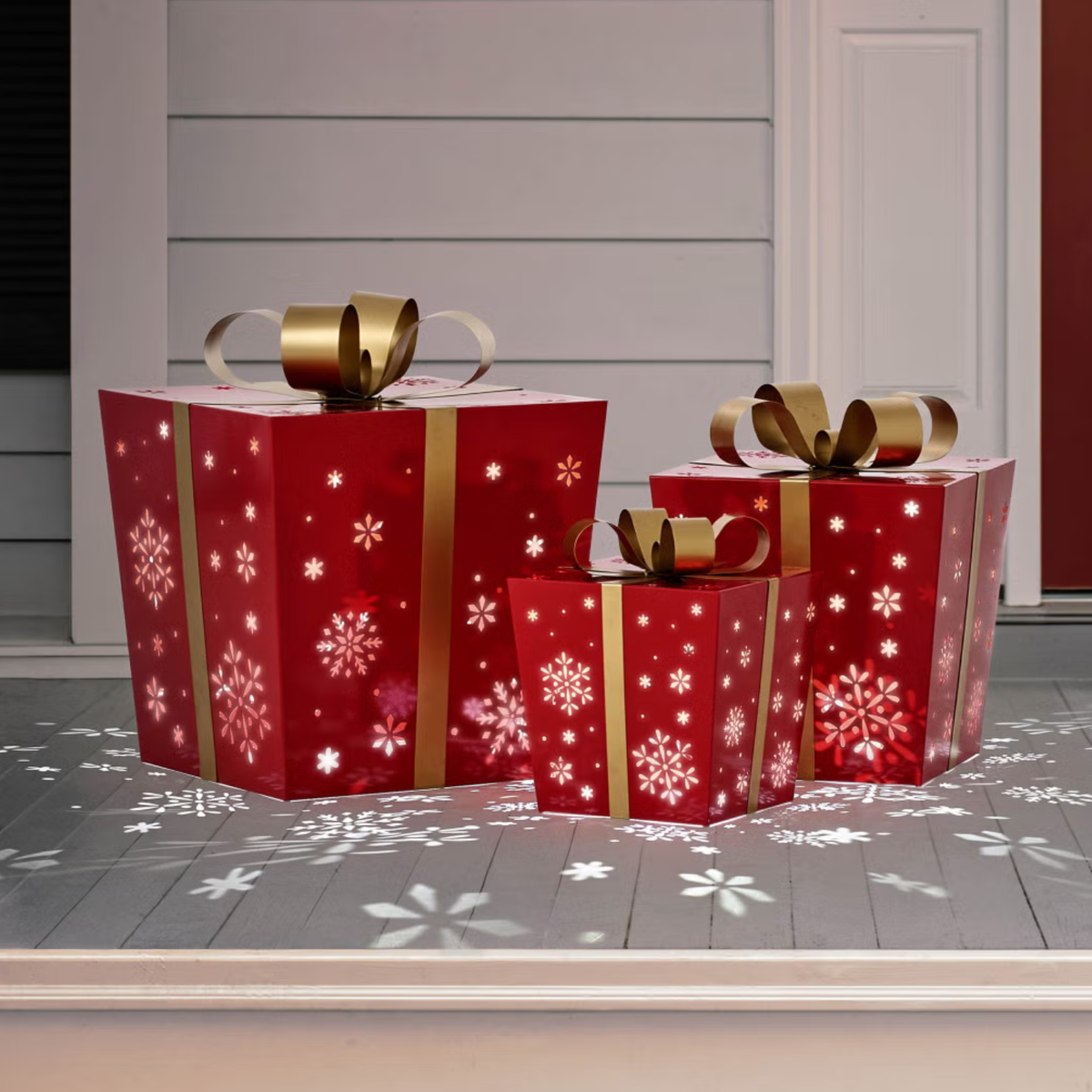 BOÎTES-CADEAUX EN MÉTAL AVEC LUMIÈRES DEL – ENSEMBLE DE 3 - METAL GIFT BOXES WITH LED LIGHTS – SET OF 3