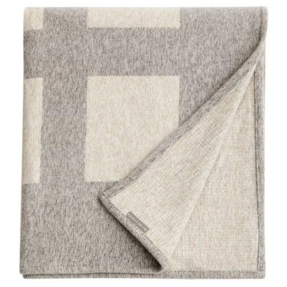 CHALET DÉCOR - Jeté tissé gris | CHALET DÉCOR - grey woven throw