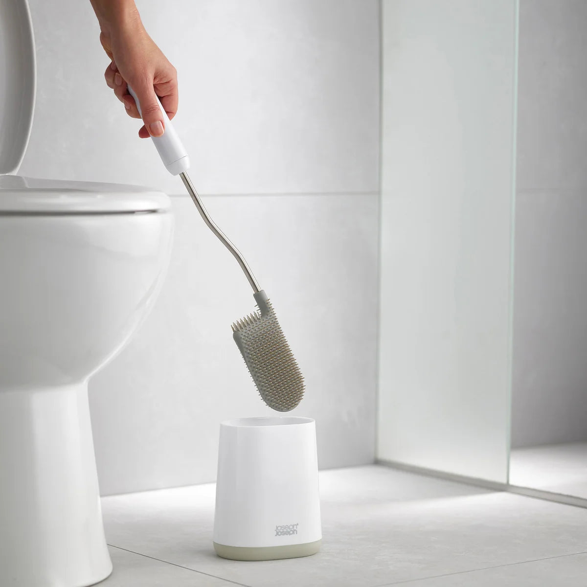 JOSEPH JOSEPH - Ensemble de 2 Brosses de Toilette Avancées Flex Lite-advanced-toilet-brush-pack-set-costco-1796144-4