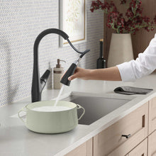 Charger l&#39;image dans la galerie, kohler-robinet-cuisine-rétractable-lir-pull-down-kitchen-faucet-533449-bl-6
