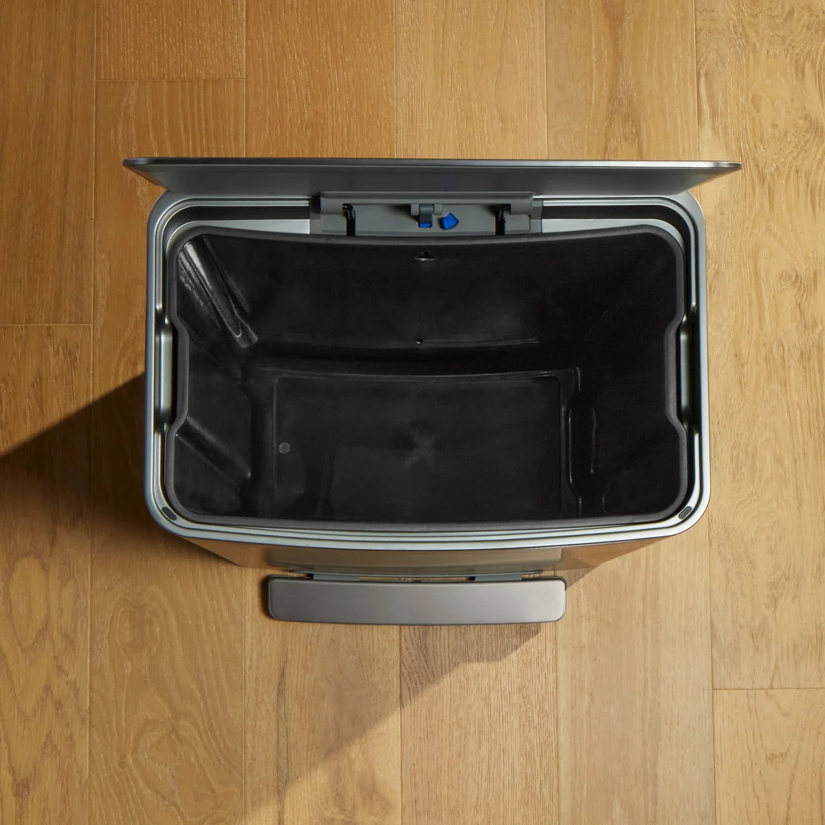 KOHLER - Poubelle en Acier Inoxydable avec Pédale de 47 L-stainlesssteel-step-trash-can-costco-1806294-6