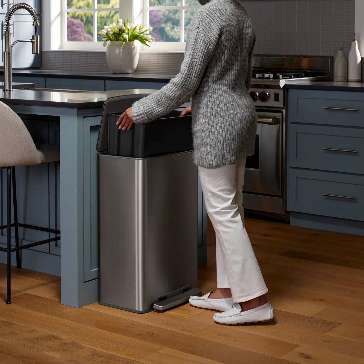 KOHLER - Poubelle en Acier Inoxydable avec Pédale de 47 L-stainlesssteel-step-trash-can-costco-1806294-7
