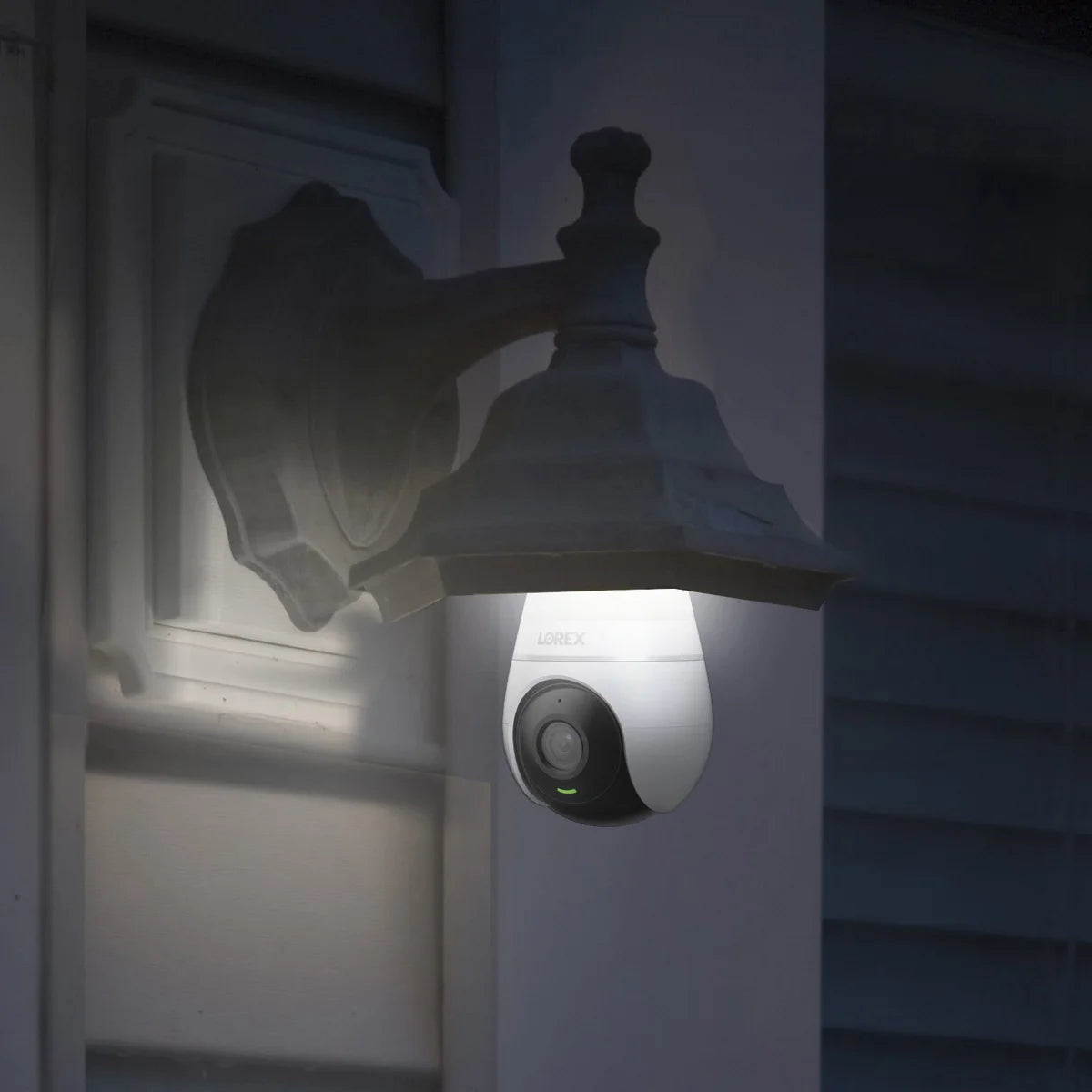 LOREX - Ensemble de 2 Caméras Intelligentes Wi-Fi 2K avec Ampoule DEL-smart-lightbulb-camera-costco-1873088-3