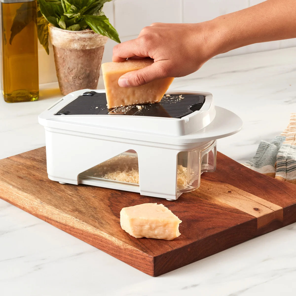 MIU - Hachoir à Légumes et Trancheuse, 11 Pièces-vegetable-chopper-and-slicer-costco-piece-1968698-3