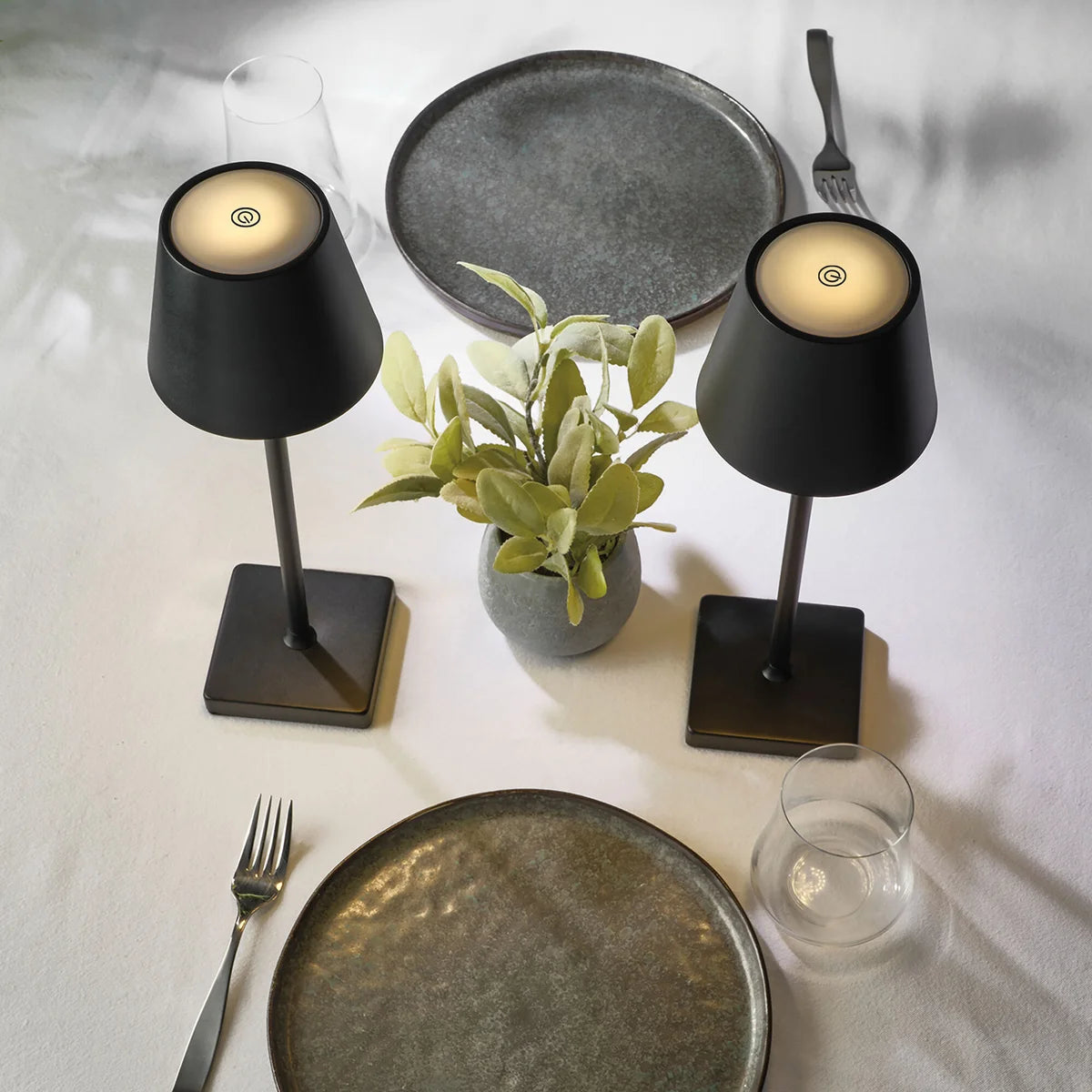 MIKASA - Ensemble de 2 Lampes à Del Rechargeables à Contrôle Tactile-pack-touch-control-rechargeable-led-lamps-costco-1835518-noir-black-7