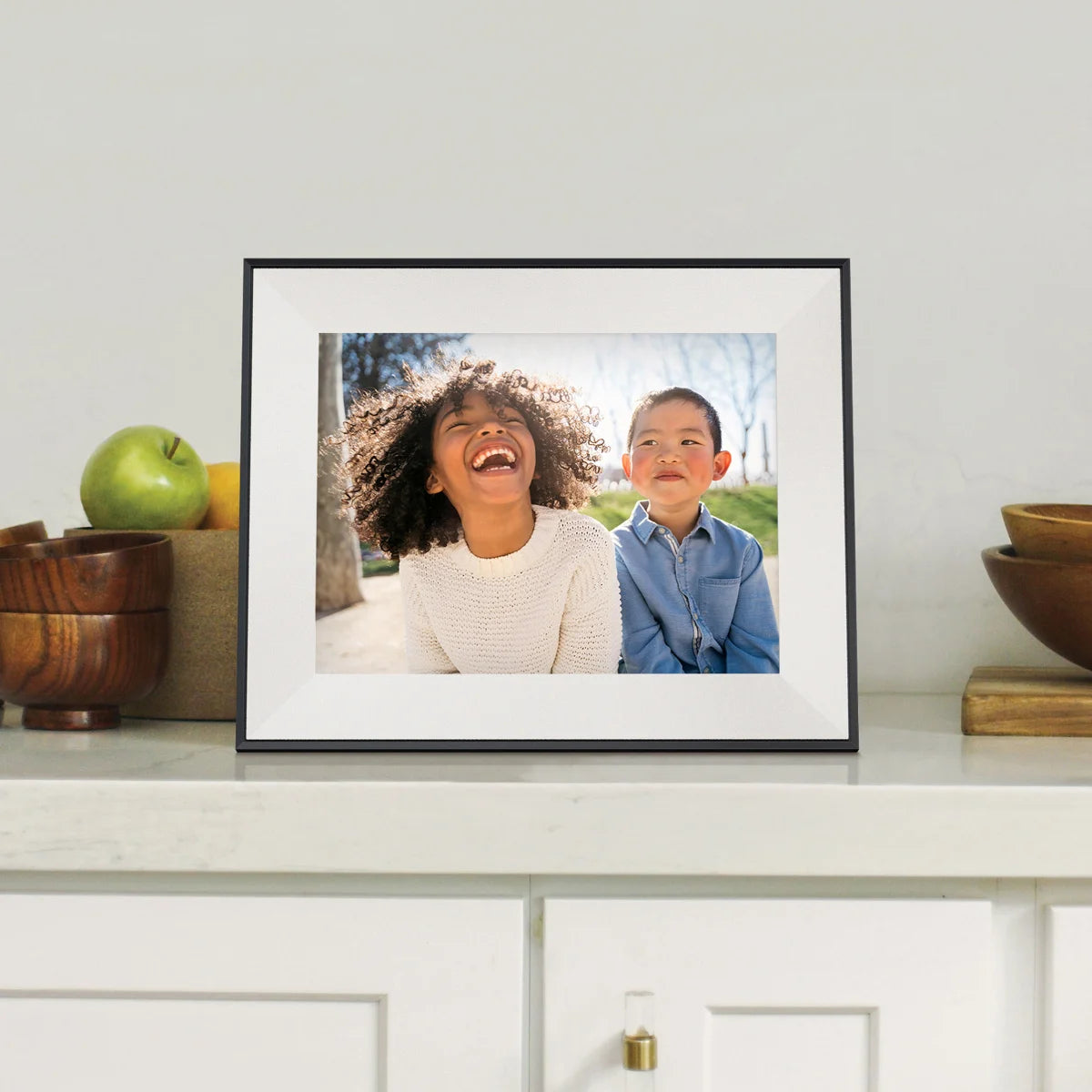 AURA - Cadre Numérique avec Écran Numérique de 11,8 po Astor-digital-frame-with-display-costco-5564230-5