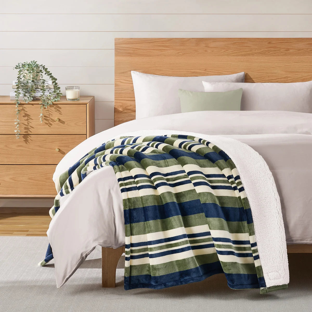 TOMMY HILFIGER - Jeté en Sherpa Moelleux de Luxe-luxe-plush-sherpa-throw-cotco-1362461-green-vert-3