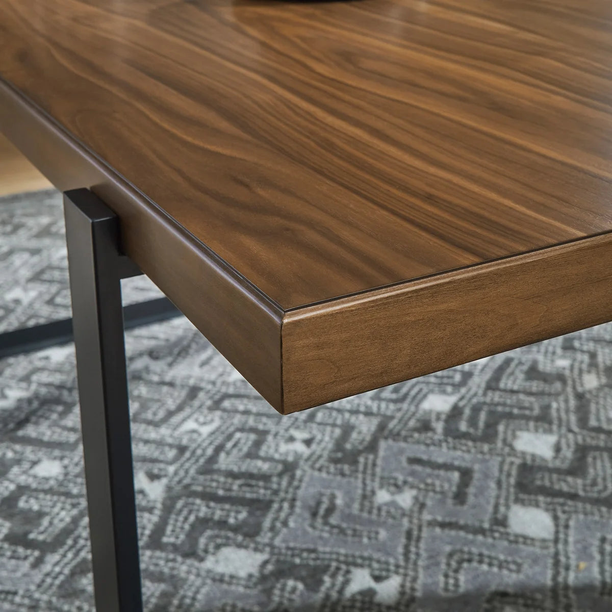 UNIVERSAL BROADMOORE FURNITURE - Table de Salle à Manger-dining-table-csotco-1695548-7