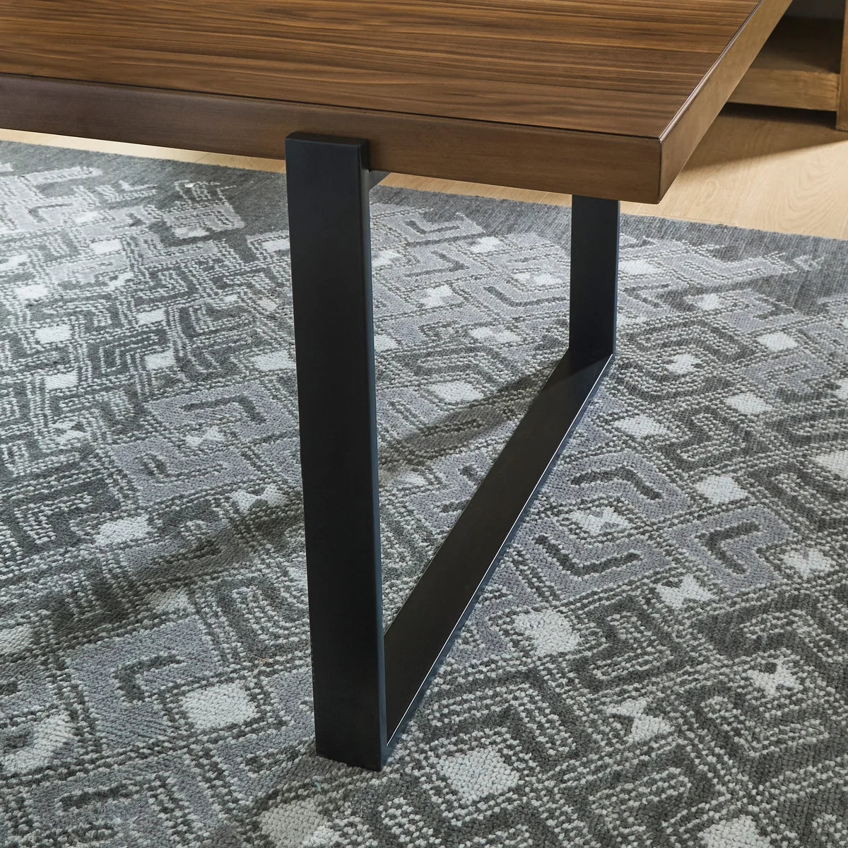 UNIVERSAL BROADMOORE FURNITURE - Table de Salle à Manger-dining-table-csotco-1695548-6