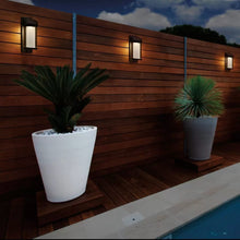 Charger l&#39;image dans la galerie, naturally-solar-lot-4-lumieres-solaires-accent-finition-noire-solar-post-accent-lights-black-finish-3
