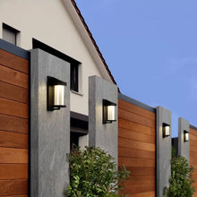 Charger l&#39;image dans la galerie, naturally-solar-lot-4-lumieres-solaires-accent-finition-noire-solar-post-accent-lights-black-finish-5
